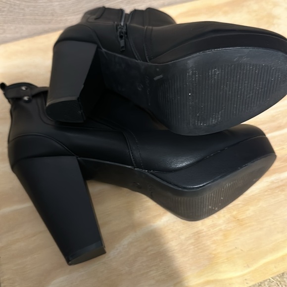 Hot Tomato platform ankle booties 12W black - Picture 5 of 10